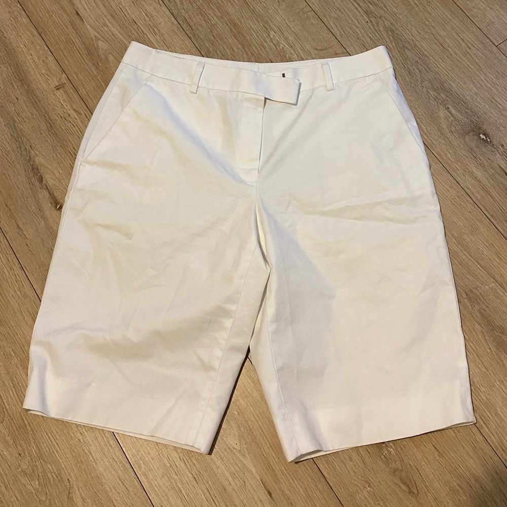 Brooks Brothers  Women white shorts.. Summer brunch shorts, all white party